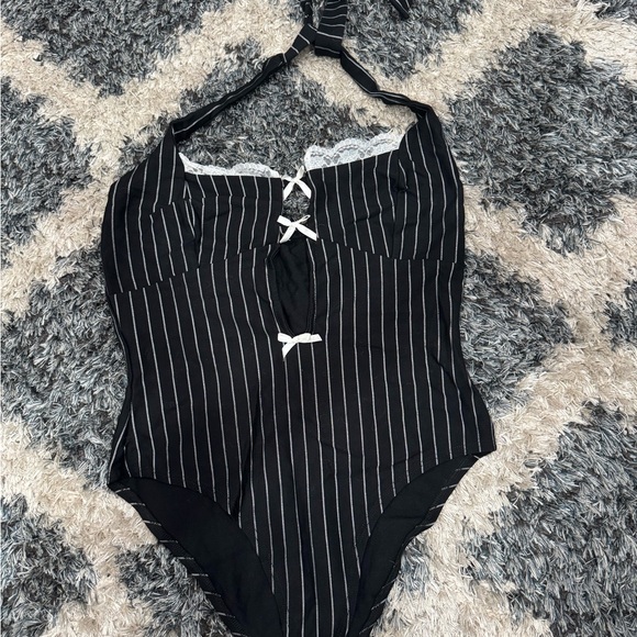 Fashion Nova - Pinned Striped Halter Bodysuit - Picture 2 of 3